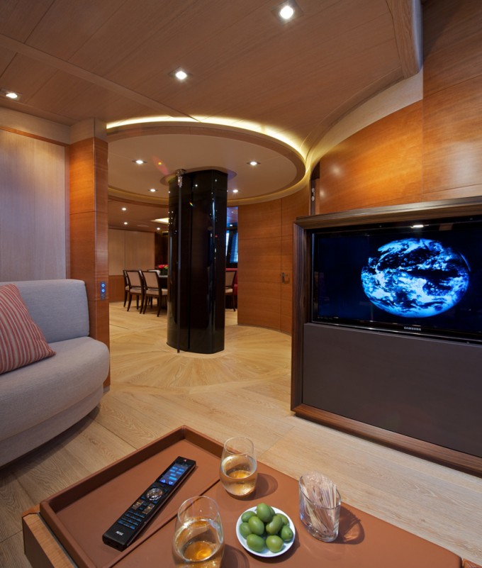 Sailing yacht Sarissa -  Lower Salon